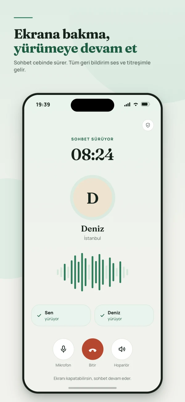 Talkamble zeigt ein Gespräch bei eingestecktem Handy